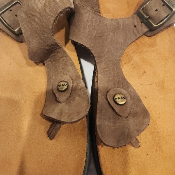 Sandals_&_Flip_Flops